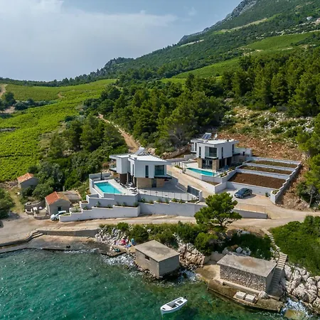 Beachfront Luce With Seaview And Pool Villa *
