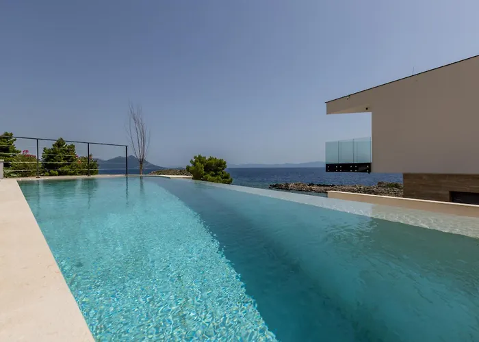 Beachfront Luce With Seaview And Pool * Pijavicino