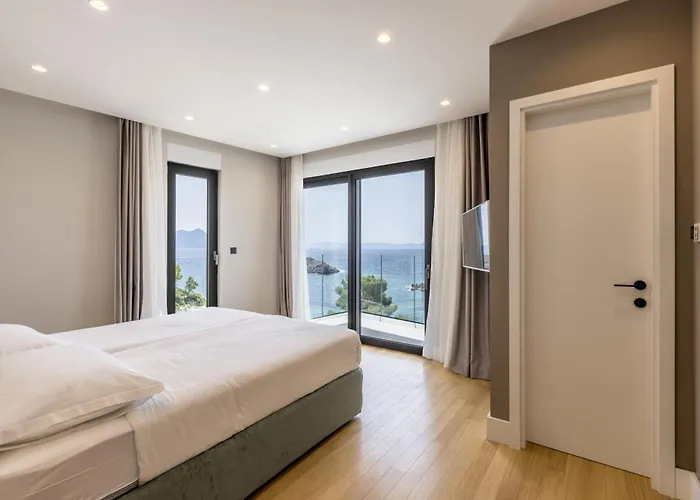 Villa Beachfront Luce With Seaview And Pool *