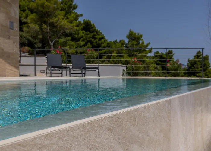 Beachfront Luce With Seaview And Pool Villa *