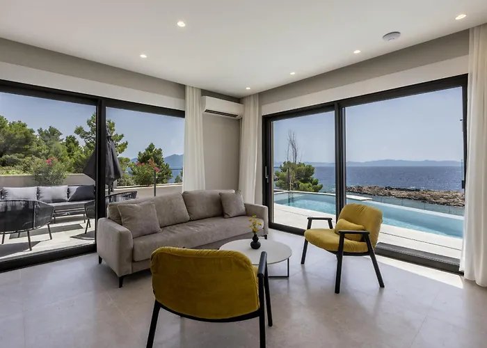 Villa Beachfront Luce With Seaview And Pool Pijavicino