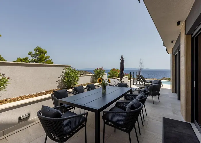Beachfront Luce With Seaview And Pool Pijavicino