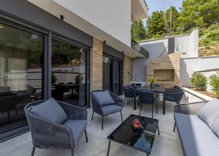 Villa Beachfront Luce With Seaview And Pool *