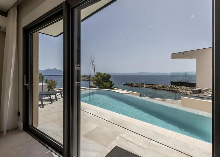 Beachfront Luce With Seaview And Pool Villa Pijavicino