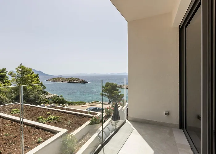 Villa Beachfront Luce With Seaview And Pool *