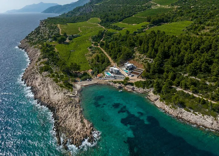 Beachfront Luce With Seaview And Pool Villa *