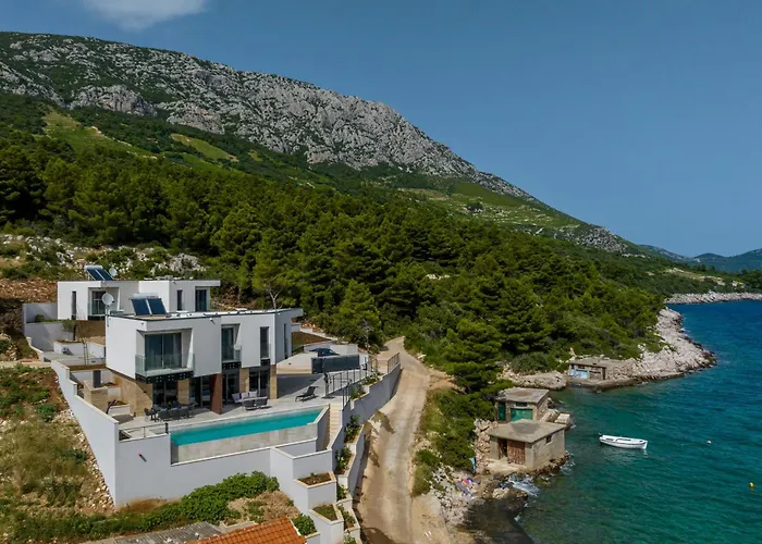Beachfront Luce With Seaview And Pool Villa