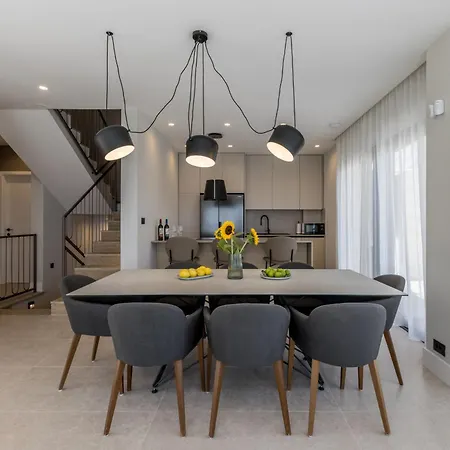 ヴィラ Beachfront Luce With Seaview And Pool *