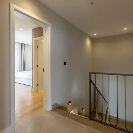 Beachfront Luce With Seaview And Pool *