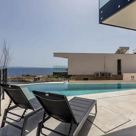 Beachfront Luce With Seaview And Pool ヴィラ *