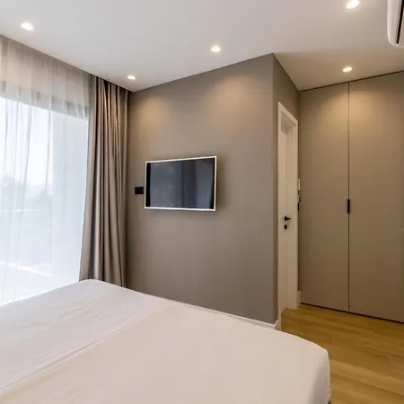 Beachfront Luce With Seaview And Pool