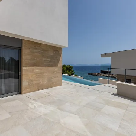 ヴィラ Beachfront Luce With Seaview And Pool *