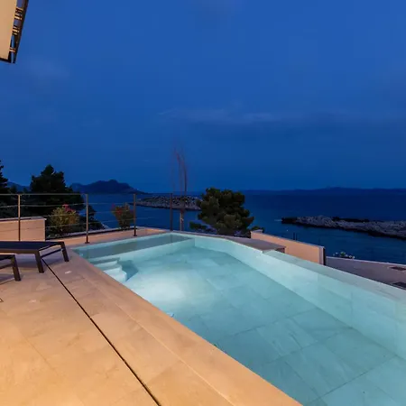 Beachfront Luce With Seaview And Pool ヴィラ *